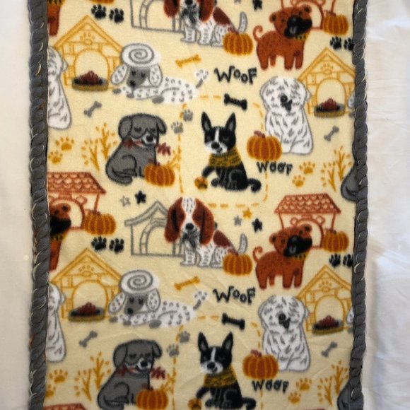 Small Dog or Cat Blanket Throw shopping cart soft handmade braided edges red gry - Picture 3 of 10